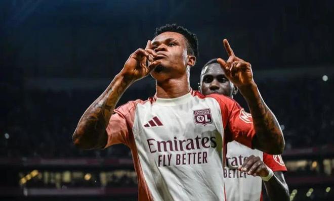 通过与球员 通过与球员